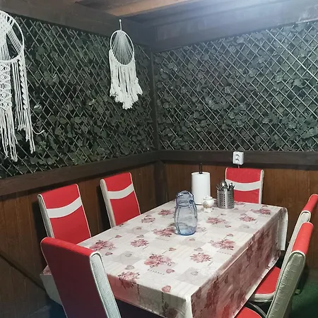 Konukevi Irina House Mangalya